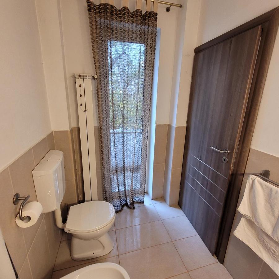 Anastasia Balcescu Apart 4 Self Check In Code From 2Pm Kitchen And Bedroom Bucharest Exterior photo