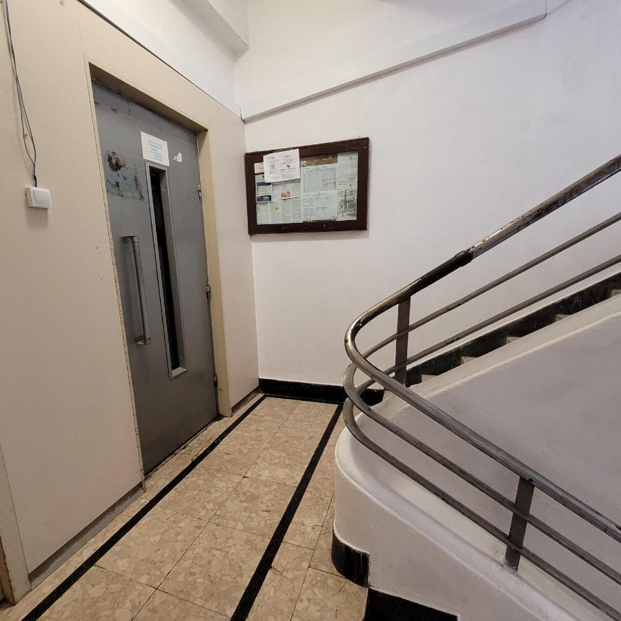Anastasia Balcescu Apart 4 Self Check In Code From 2Pm Kitchen And Bedroom Bucharest Exterior photo