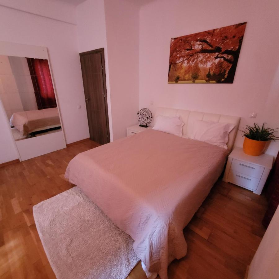 Anastasia Balcescu Apart 4 Self Check In Code From 2Pm Kitchen And Bedroom Bucharest Exterior photo