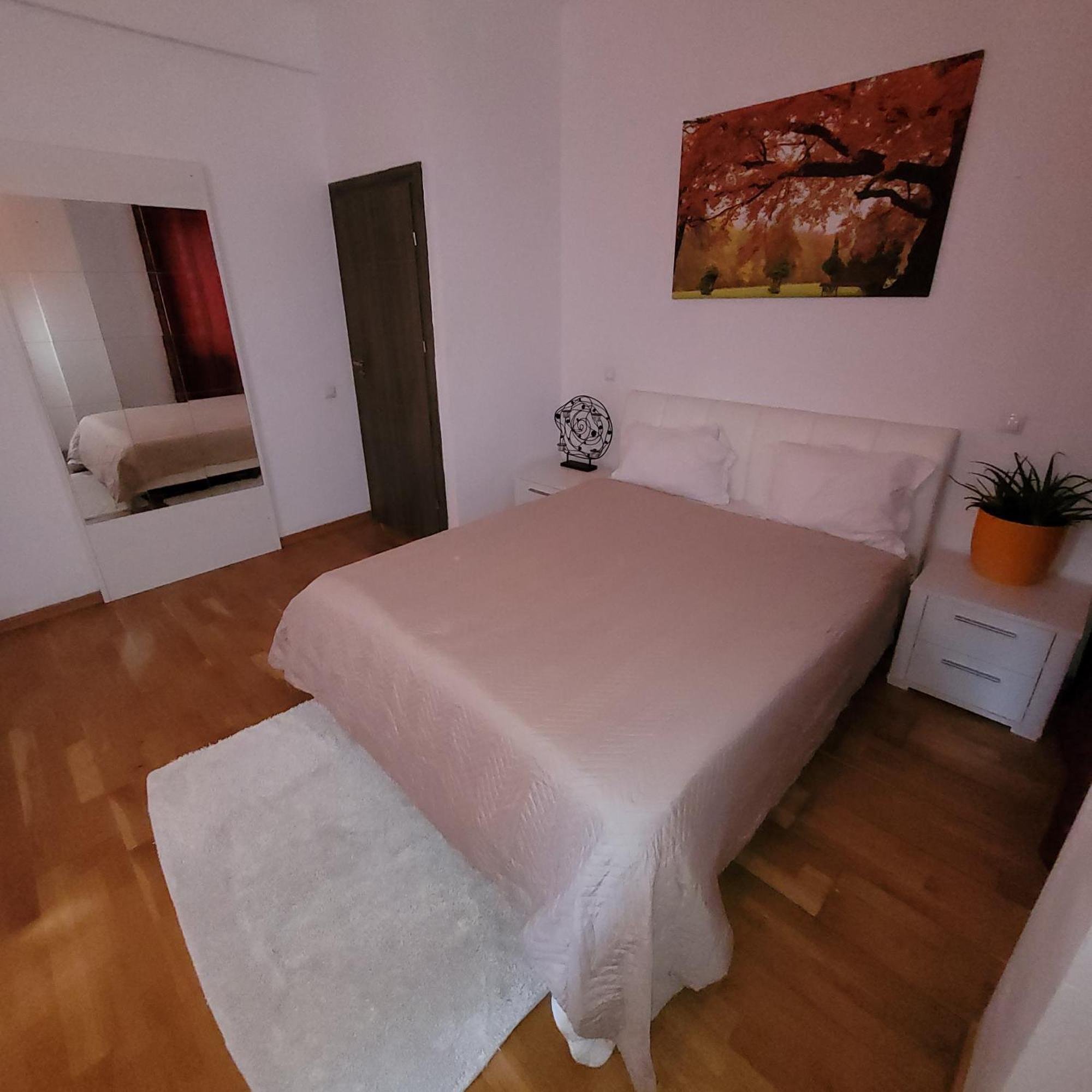 Anastasia Balcescu Apart 4 Self Check In Code From 2Pm Kitchen And Bedroom Bucharest Exterior photo