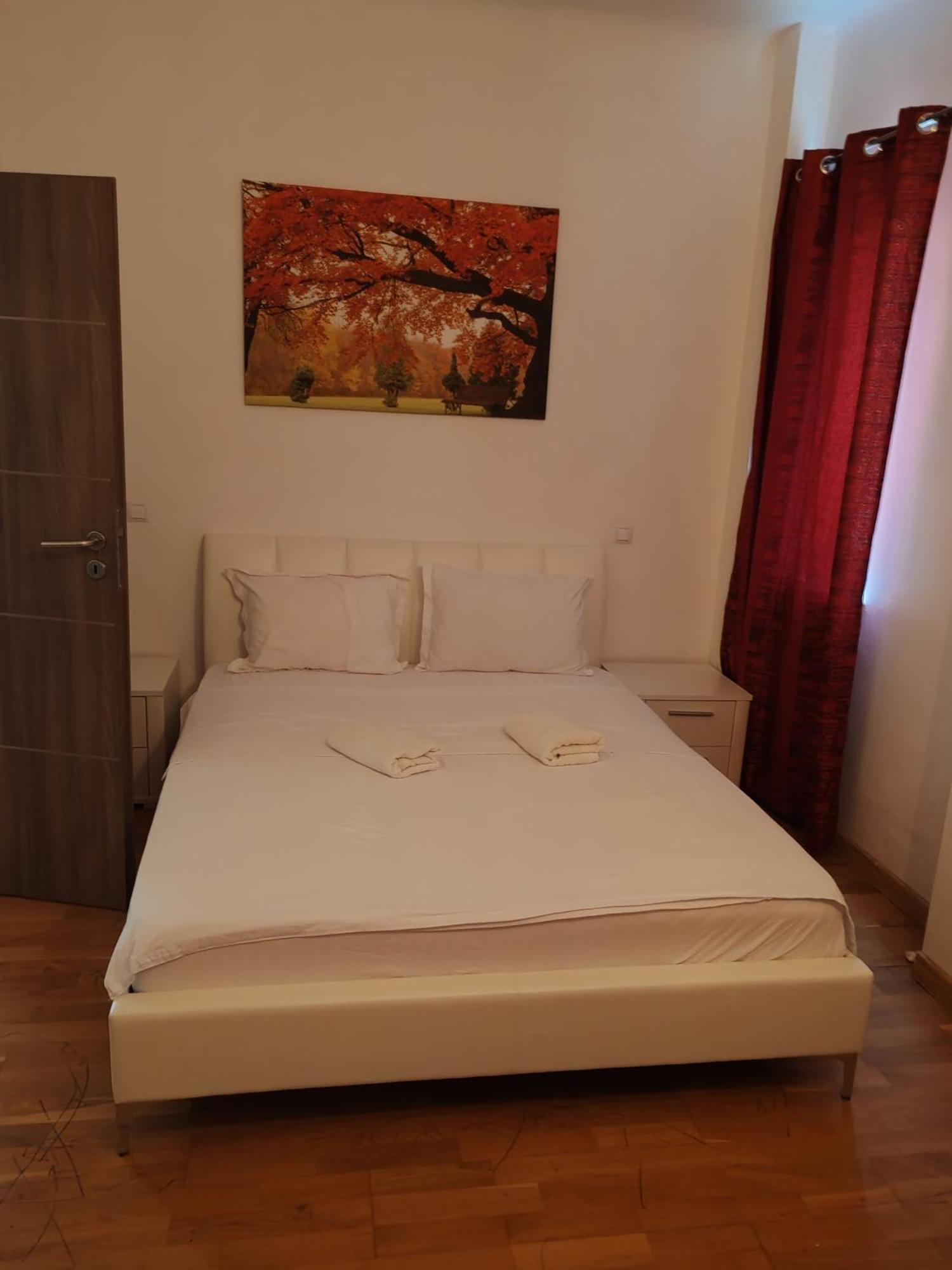 Anastasia Balcescu Apart 4 Self Check In Code From 2Pm Kitchen And Bedroom Bucharest Exterior photo