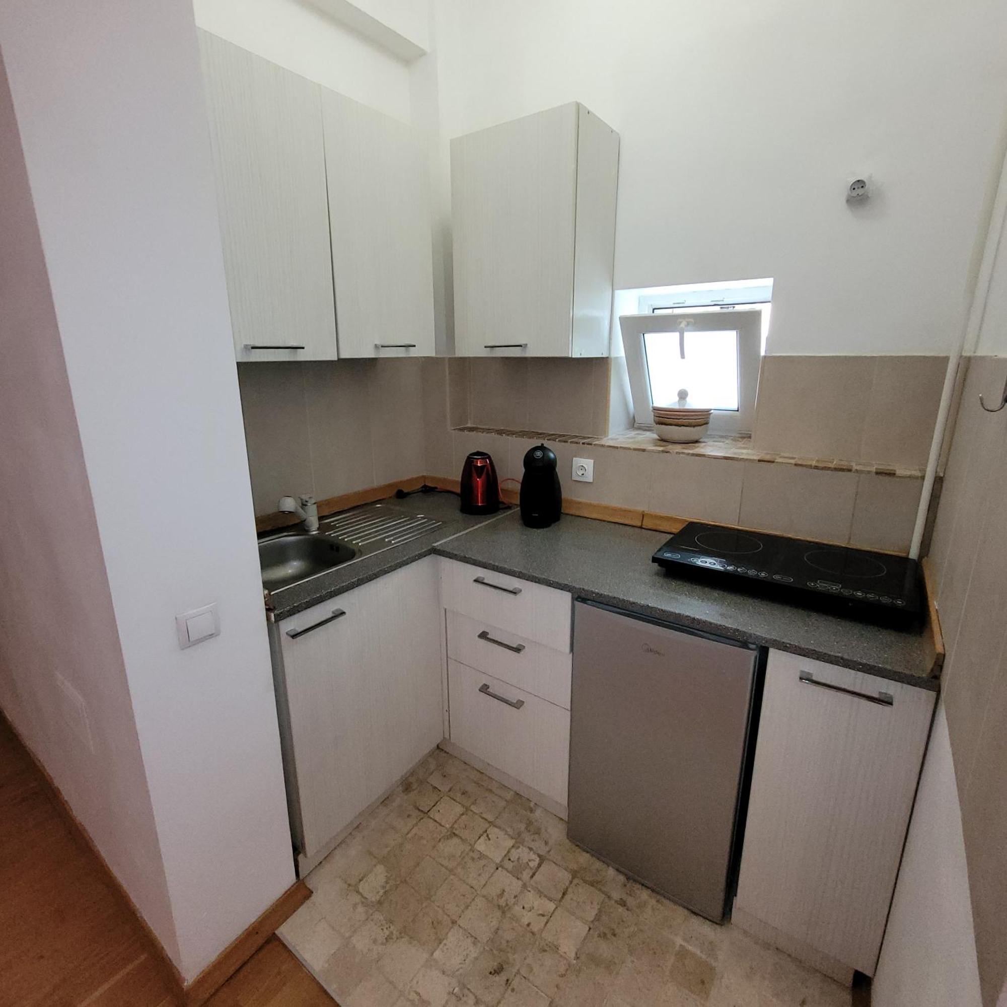 Anastasia Balcescu Apart 4 Self Check In Code From 2Pm Kitchen And Bedroom Bucharest Exterior photo